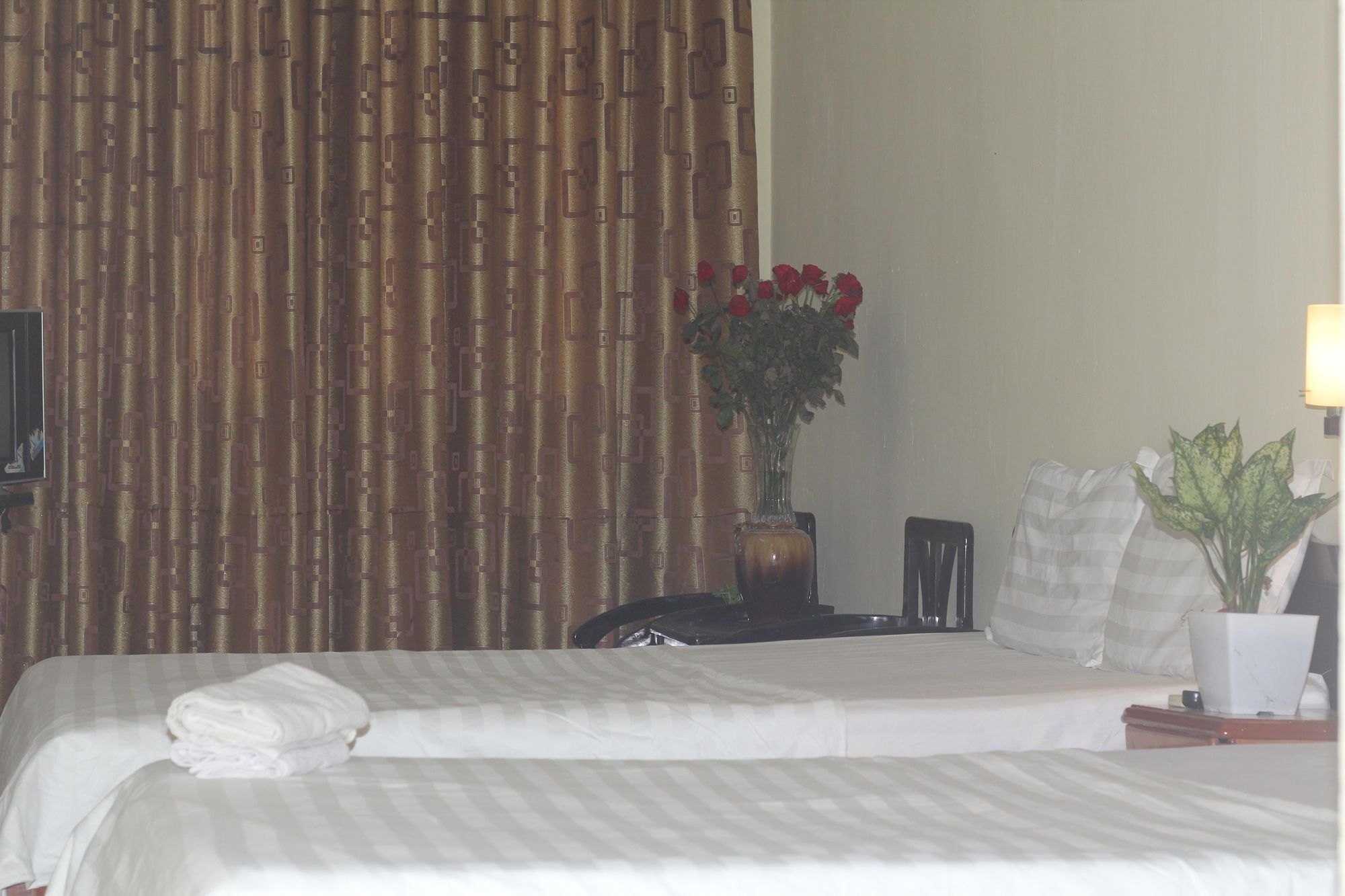 Hanoi Caballos Hotel Екстер'єр фото